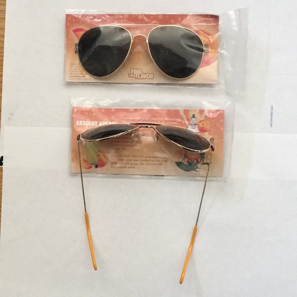 ABSOLUT  sunglasses, $10.00 per pair, Unisex - Picture 7 of 7